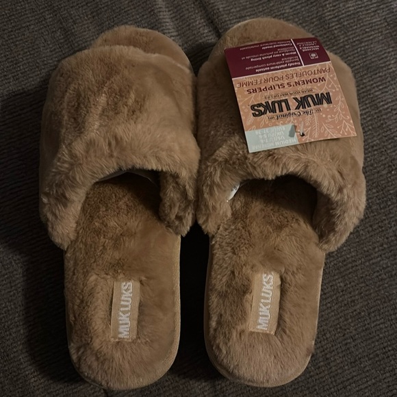 MUK LUK Women’s Slippers NWT - Picture 1 of 5